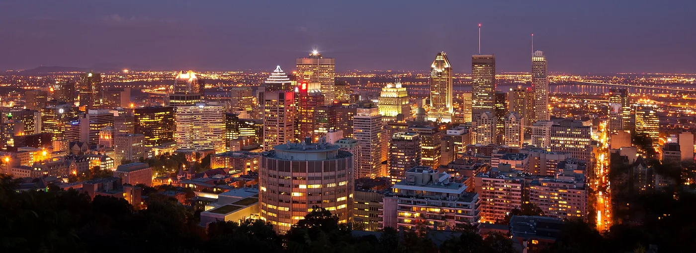 Montréal skyline seen from Mount Royal at night